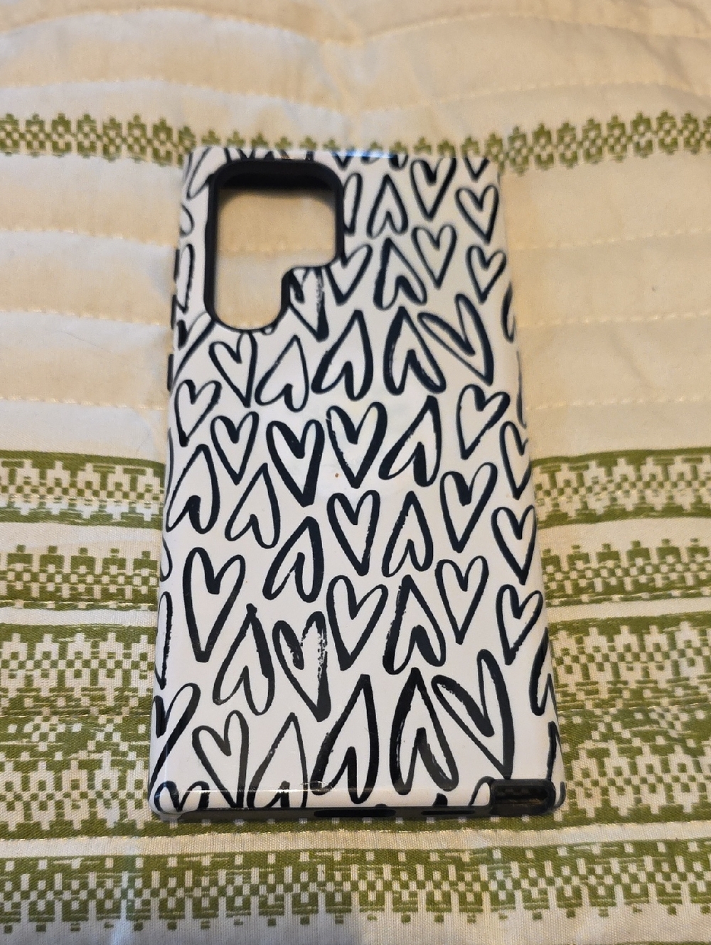 Casely Galaxy S22 Ultra White and Black Heart Pattern Phone Case